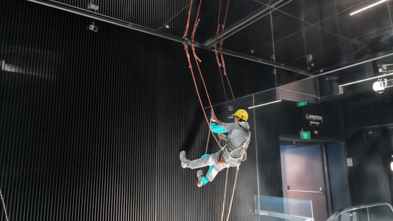 Разработка системы доступа и безопасной работы в павильоне 