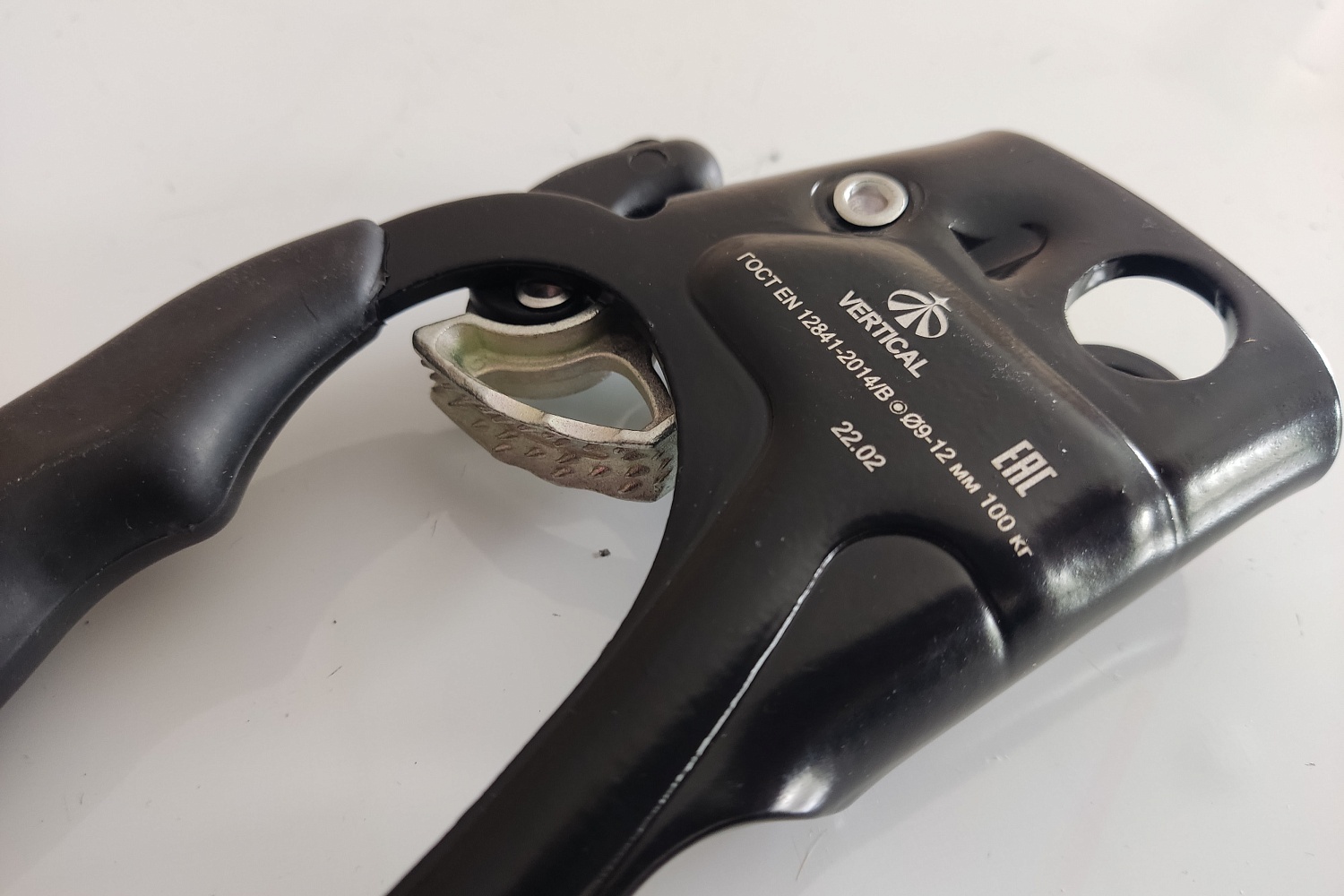 Зажим ручной Люкс | Правый | Вертикаль