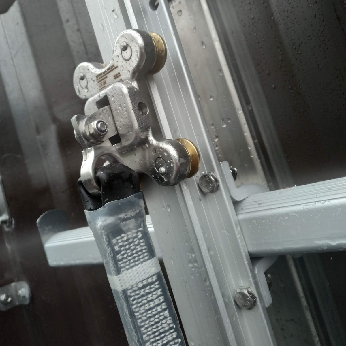 Жёсткая вертикальная анкерная линия Zarya | High Safety