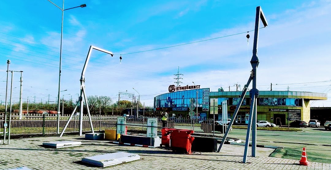 Анкерная линия Delta Plus, установленная на Г-образные опоры. 