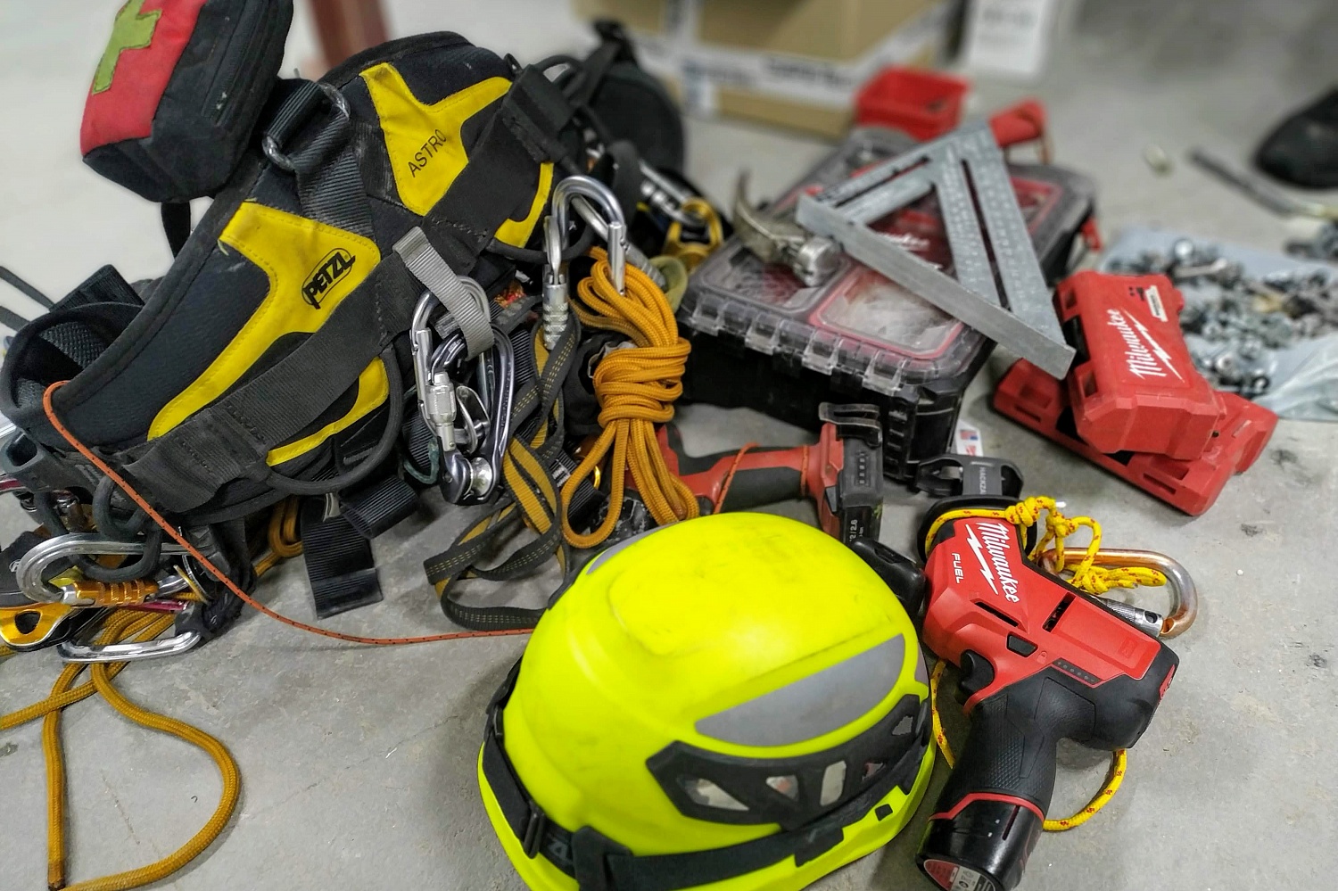 Привязь страховочная Astro® Bod Fast | Petzl