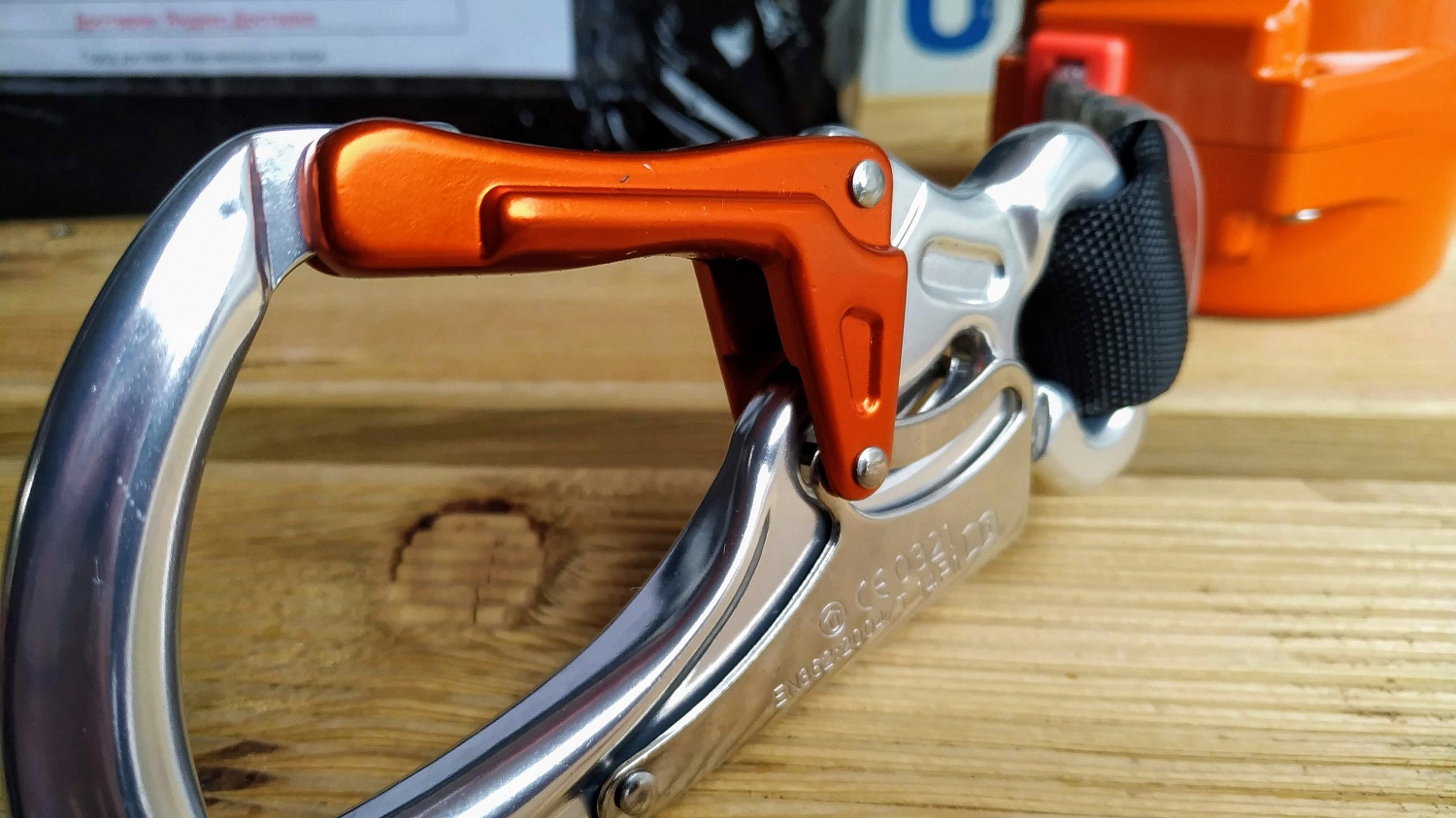 Устройство для страховки втягивающего типа НВ-03 | 3 м | Vento