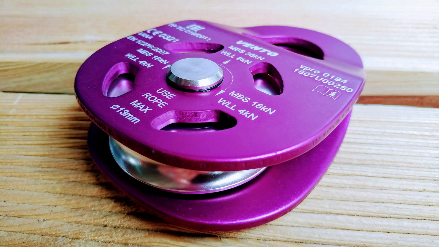 Блок одинарный Uno 36 дюраль | Vento