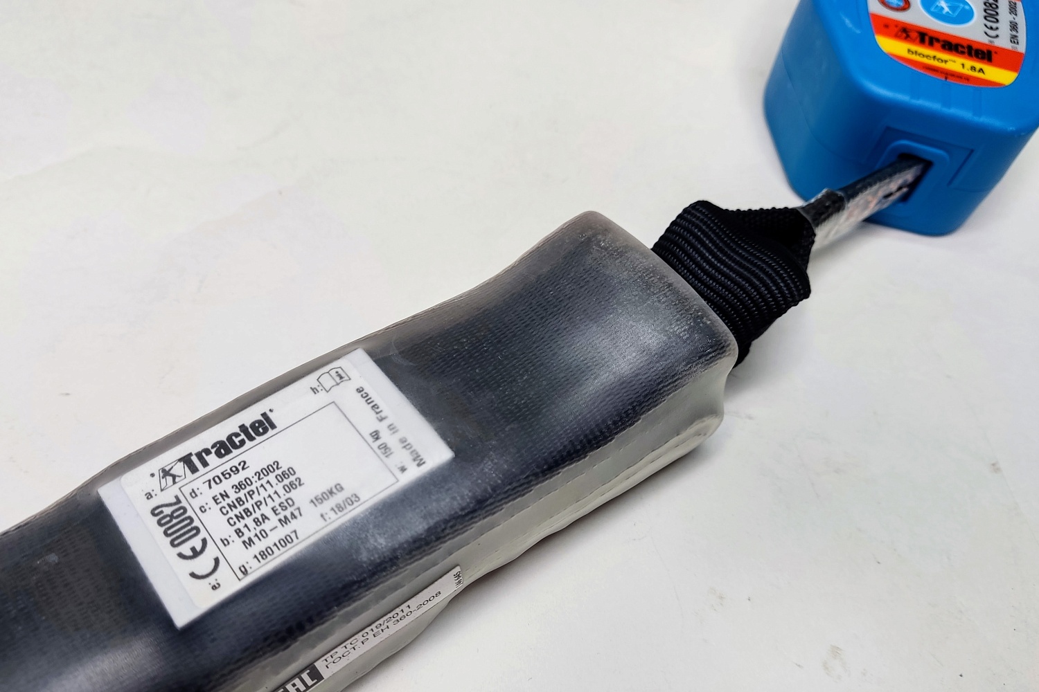 СИЗ втягивающего типа Blocfor™ 1.8A ESD M10-M47 | 1.8 м | Tractel