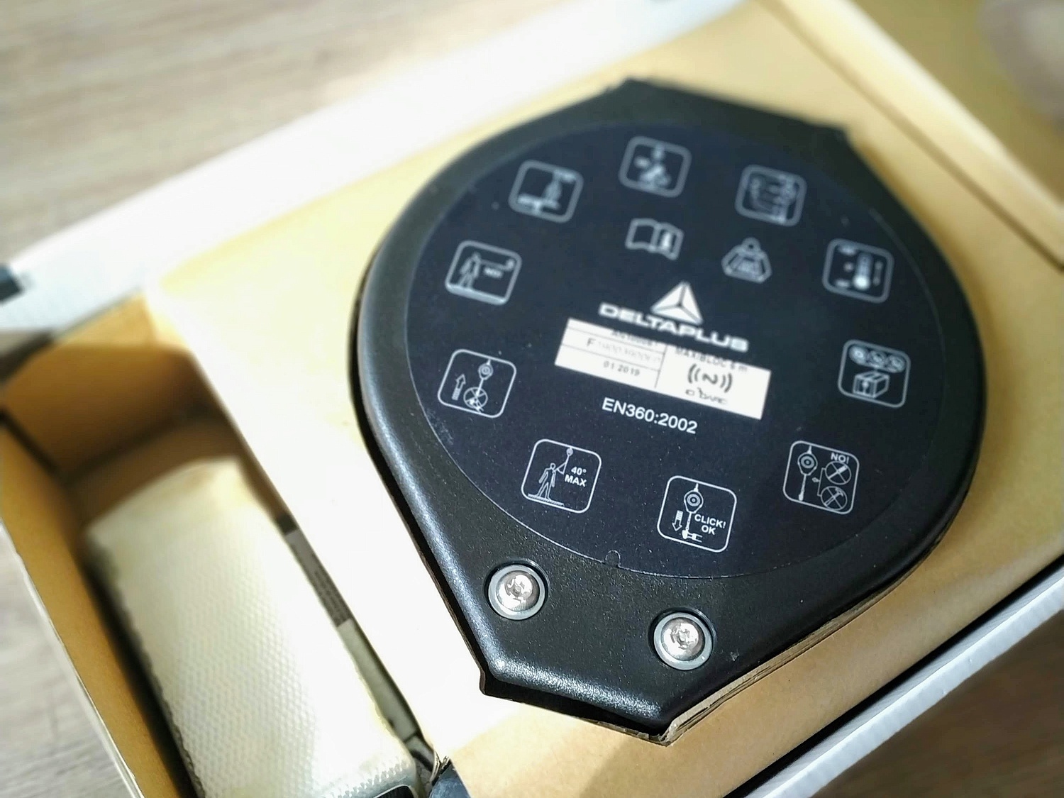 Устройство для страховки втягивающего типа AN10006T | 6 м | Delta Plus