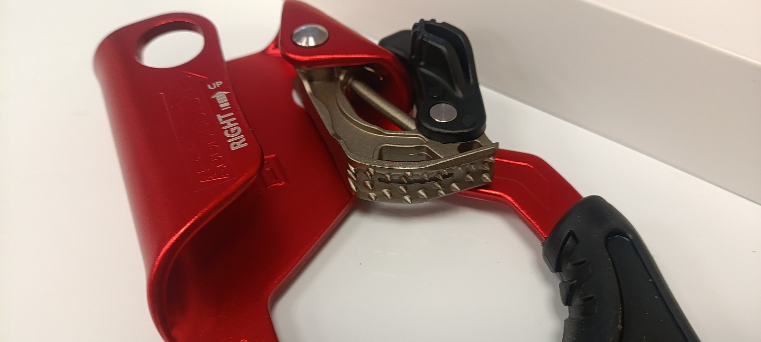 Зажим FAWKES под правую руку | GURU