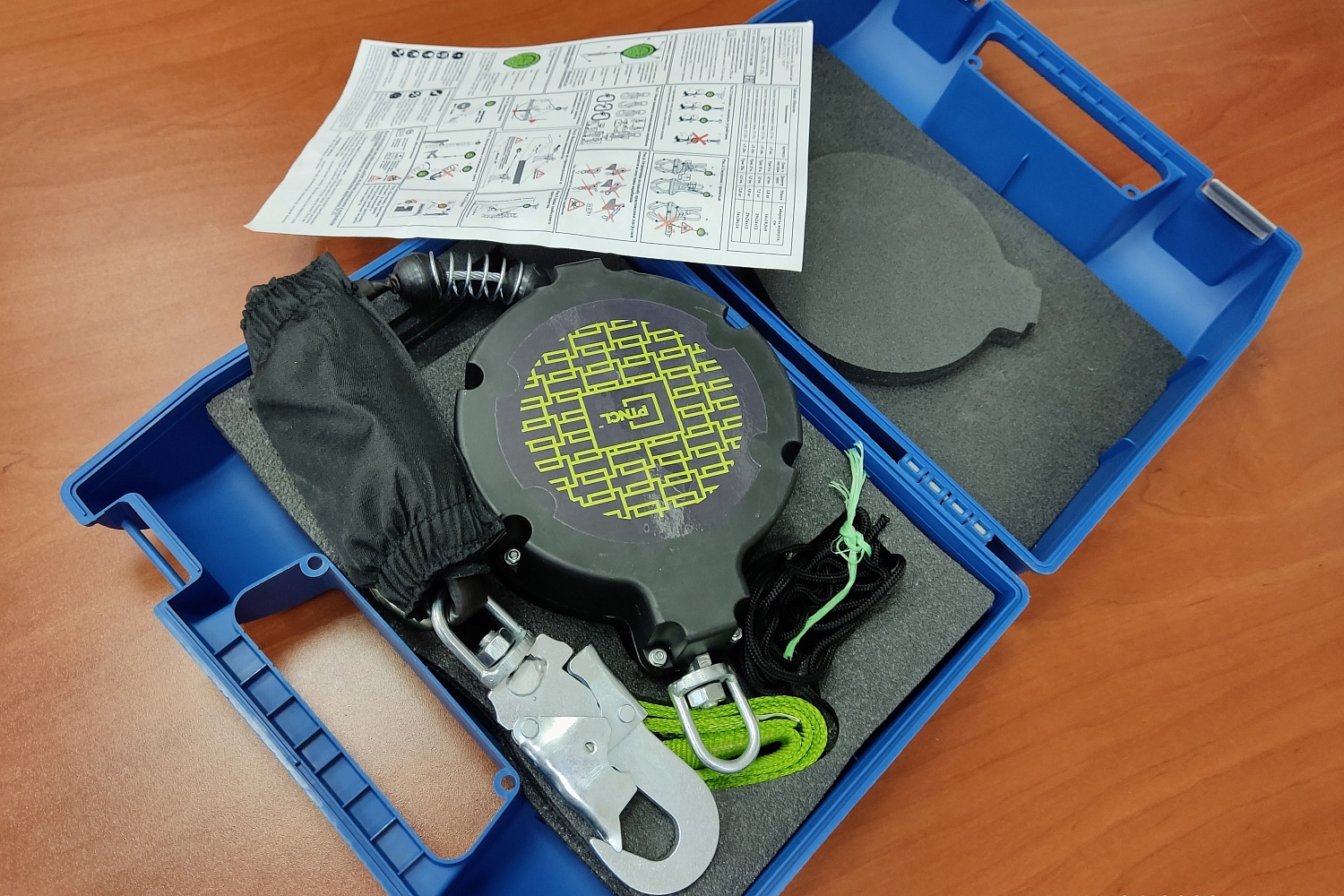 Блокирующее устройство втягивающего типа Т-6 | Трос | 6 м | Карабин КР-04 | Потенциал