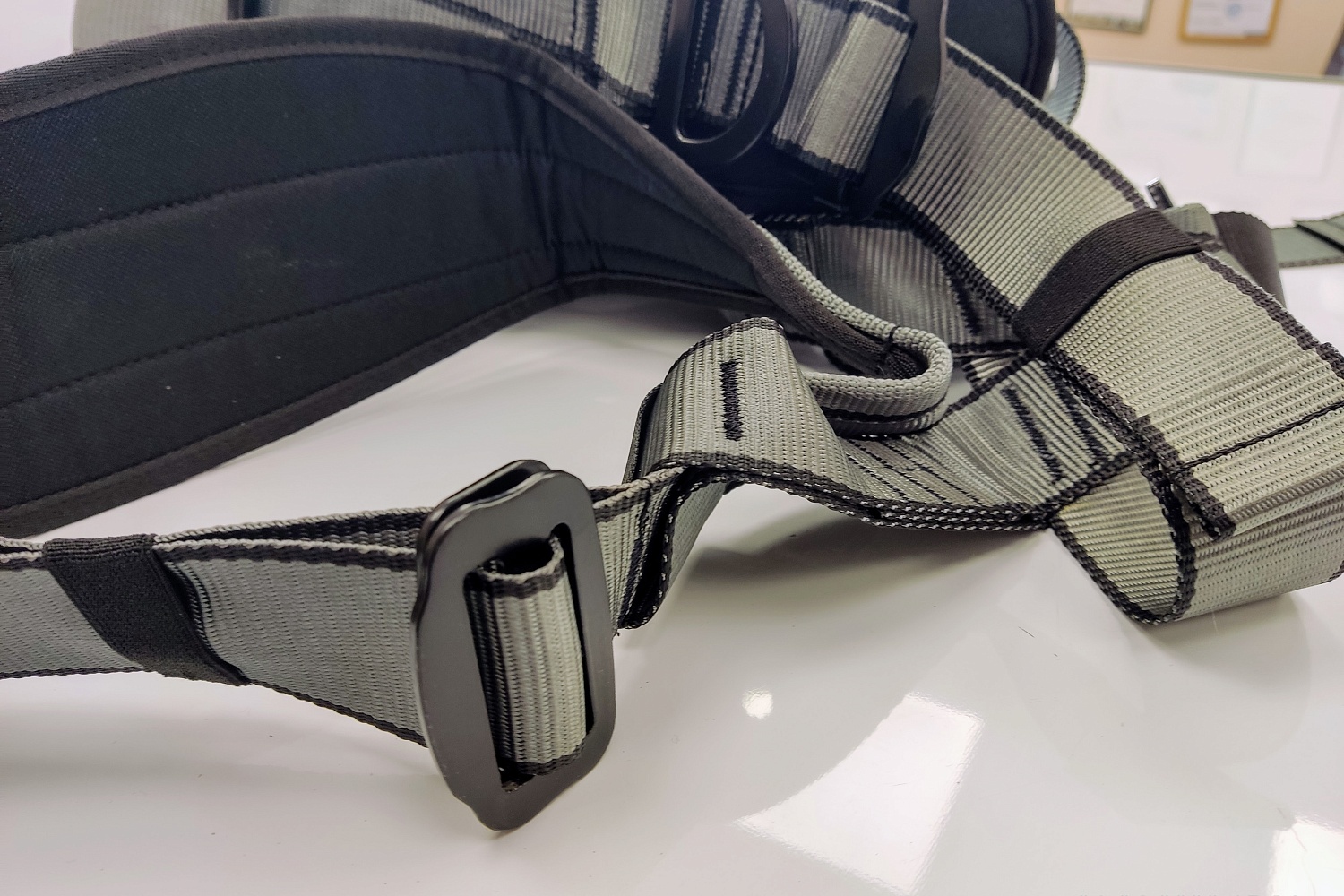 Привязь страховочная Профессионал с плечами | Вертикаль