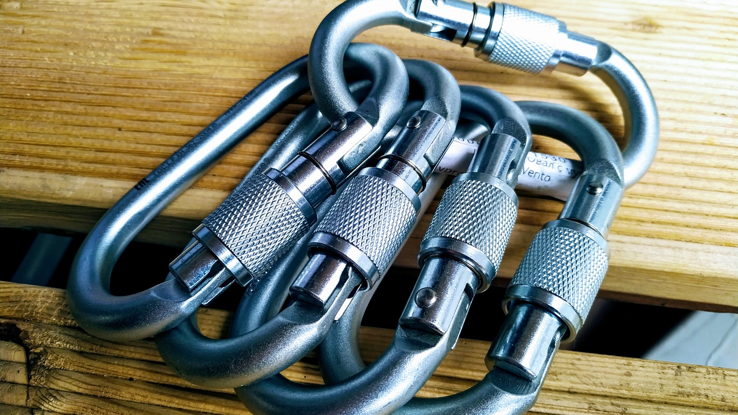 Карабин Стальной Овал с муфтой keylock | Vento