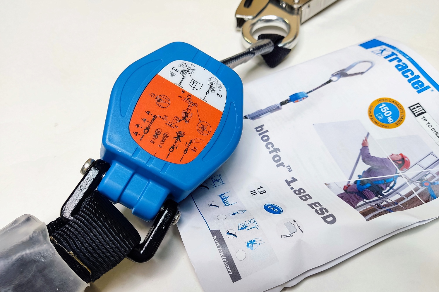 СИЗ втягивающего типа Blocfor™ 1.8A ESD M51-M47 | 1.8 м | Tractel