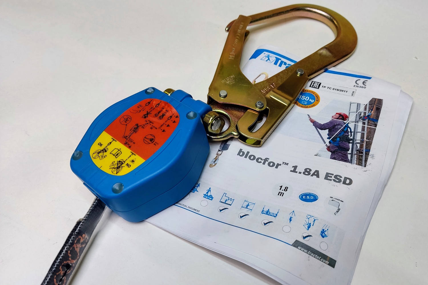 СИЗ втягивающего типа Blocfor™ 1.8A ESD M53-M47 | 1.8 м | Tractel