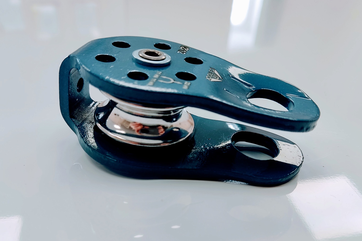 Блок-ролик алюминиевый | С фиксированными щечками | Ice-Rock