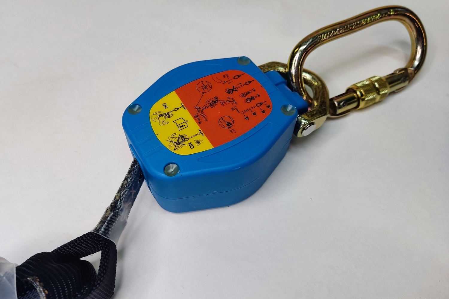 СИЗ втягивающего типа Blocfor™ 1.8A ESD M10-M47 | 1.8 м | Tractel